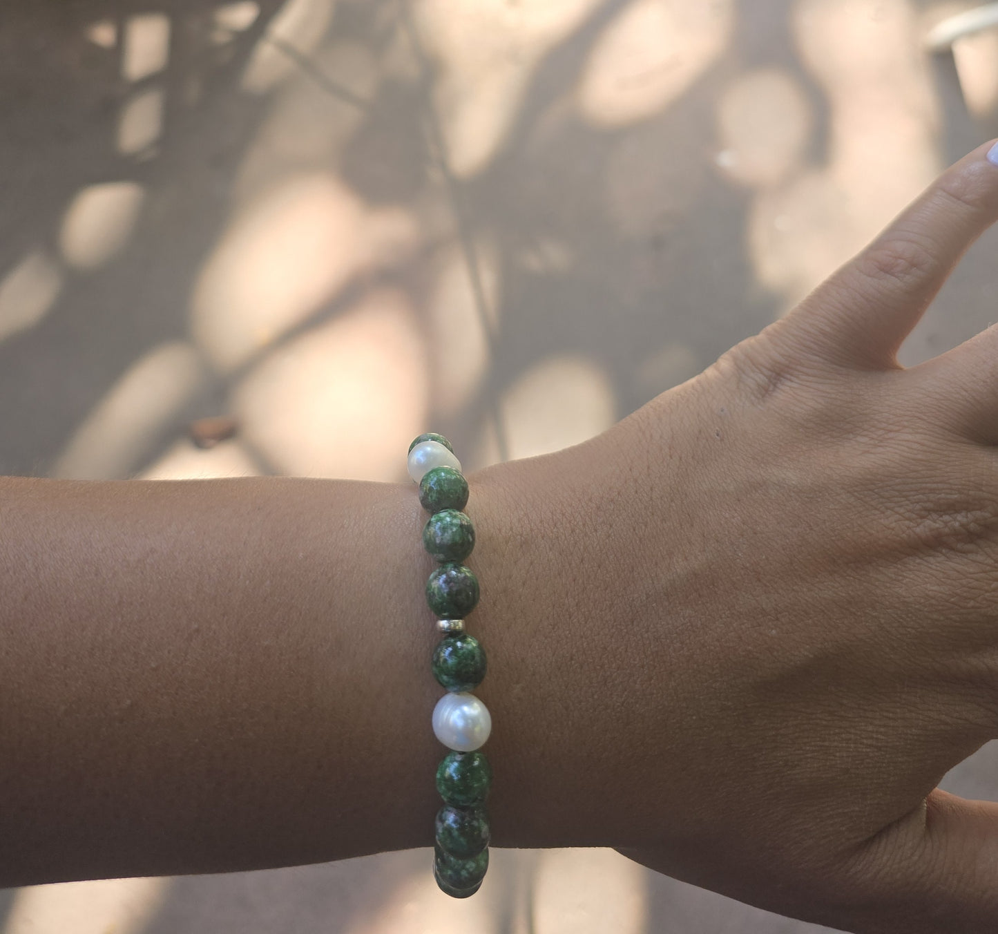 Pulsera de Zoisita, perla y plata 950. Gancho normal