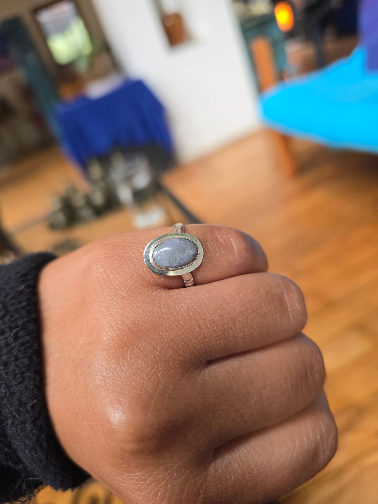 Anillo de jade lila y plata 925