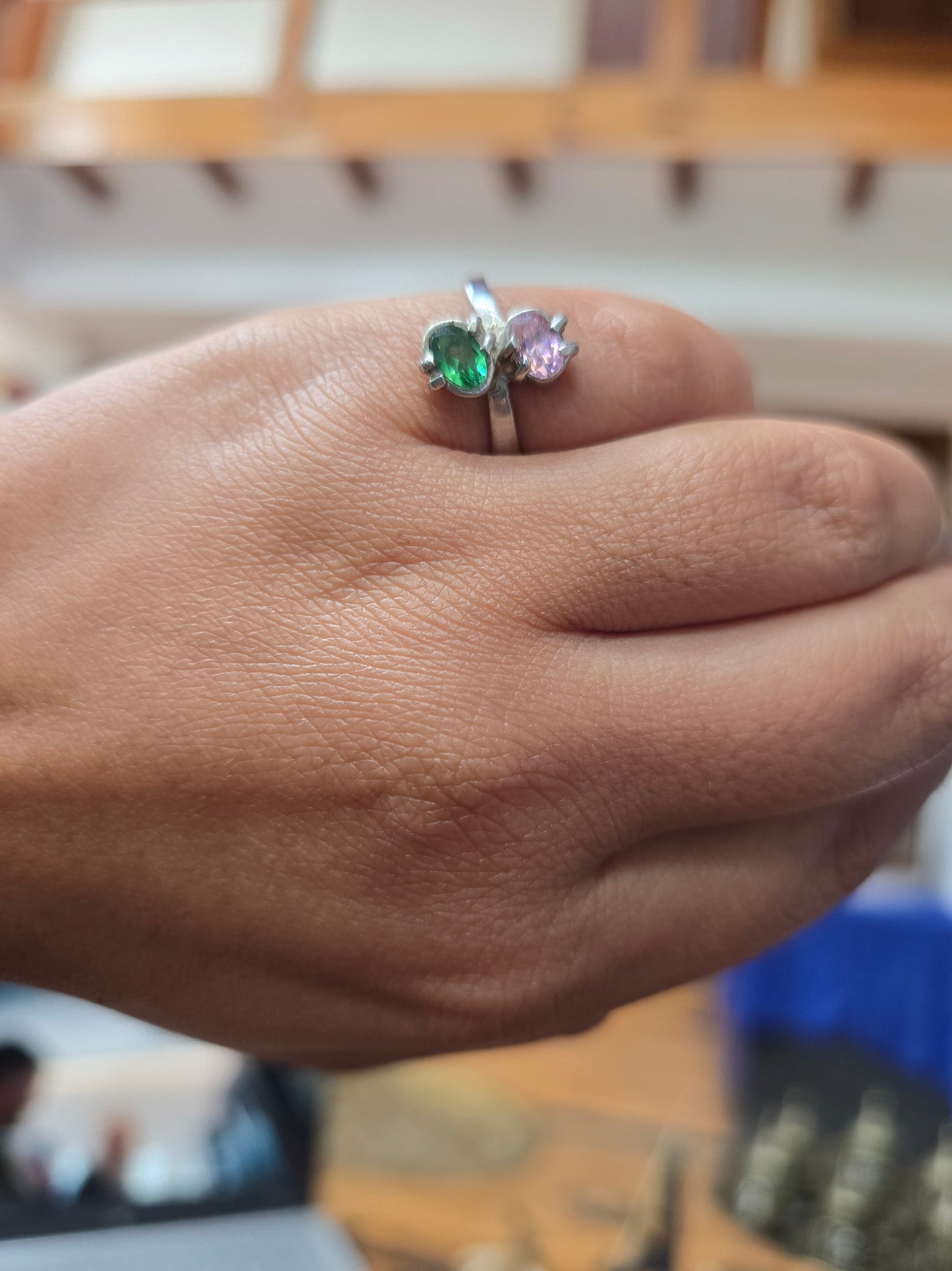 Anillo de Cirones verde y rosado en plata 950