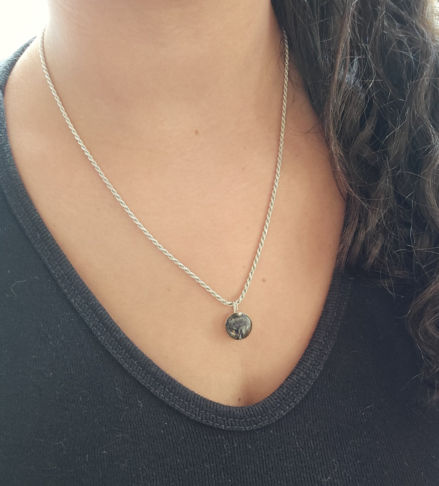 Colgante de plata y Piedra Estrella encapsulada M