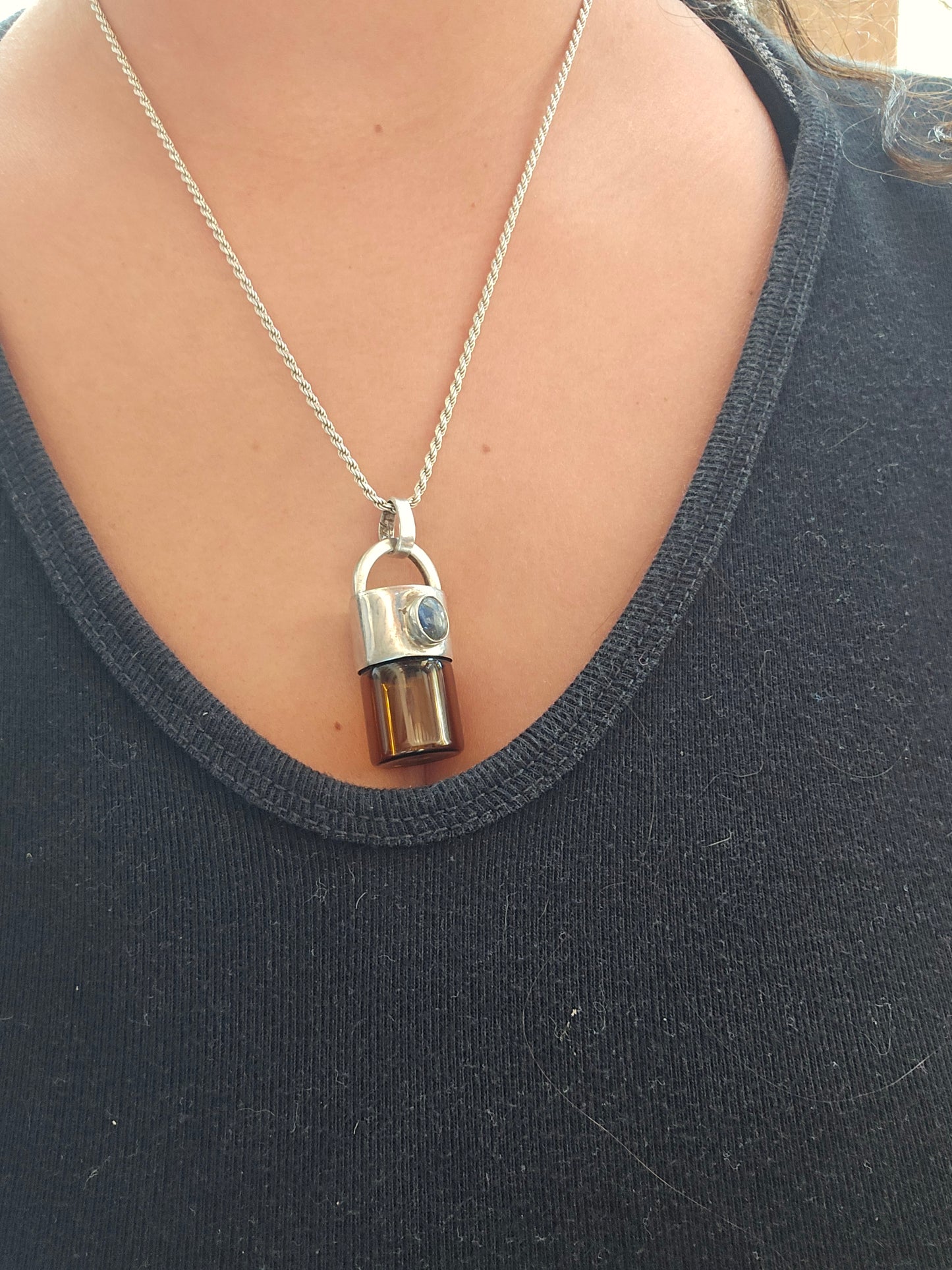 Colgante Botellita de Labradorita y plata 950