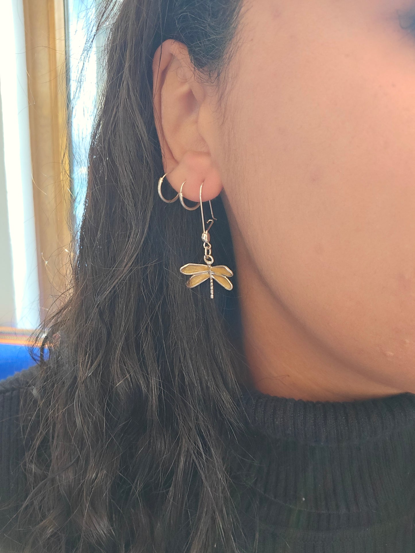 Libélula plata 950 gancho mediano encapsulada amarilla