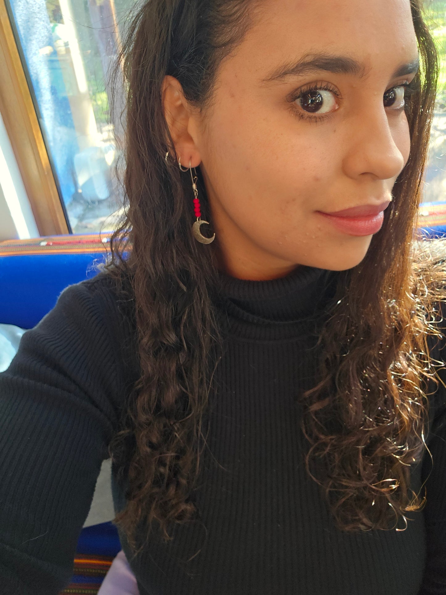 Aros Lunares de plata 950 con cristales rojos