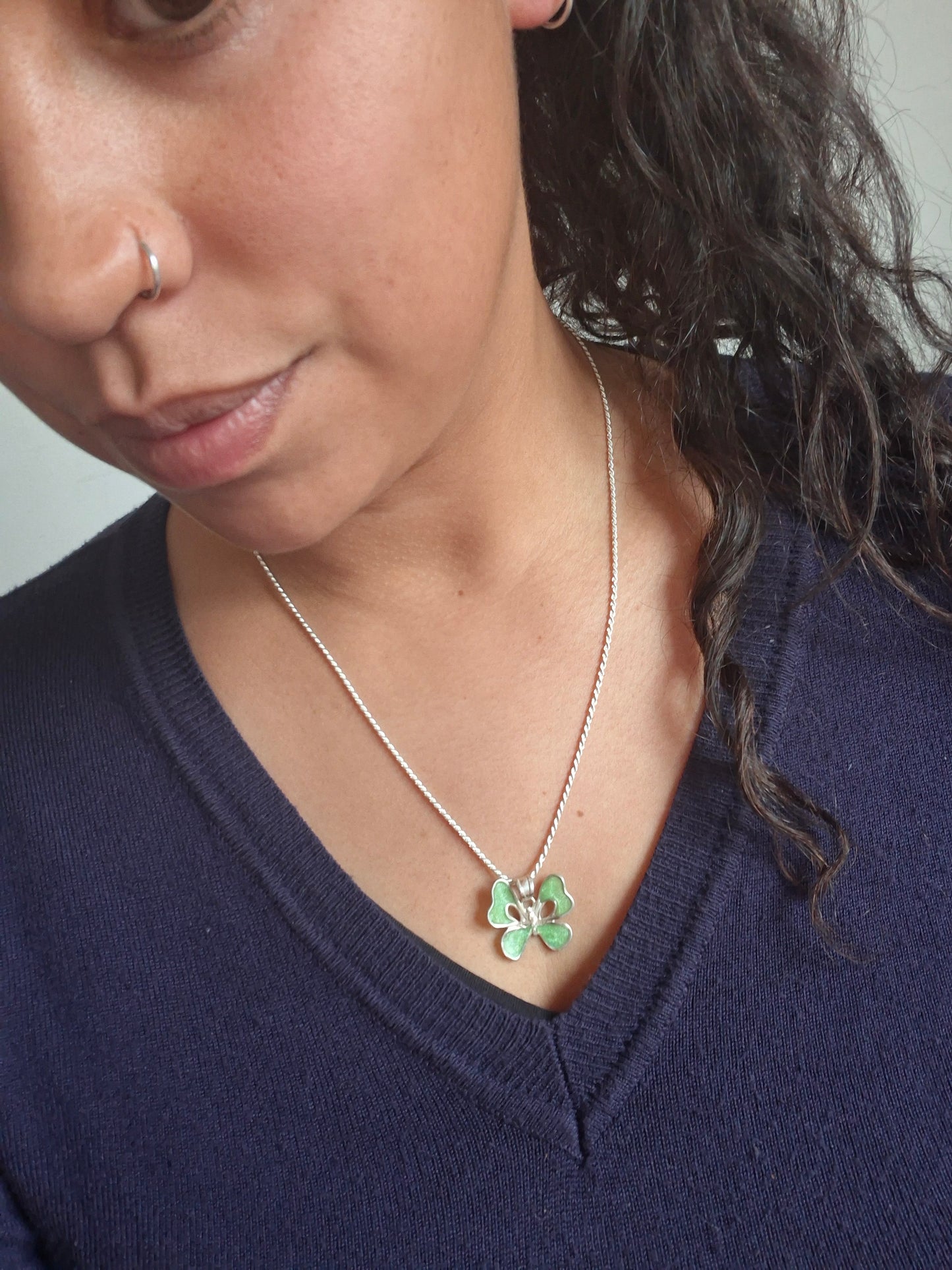 Colgante Mariposa Resina verde plata 980