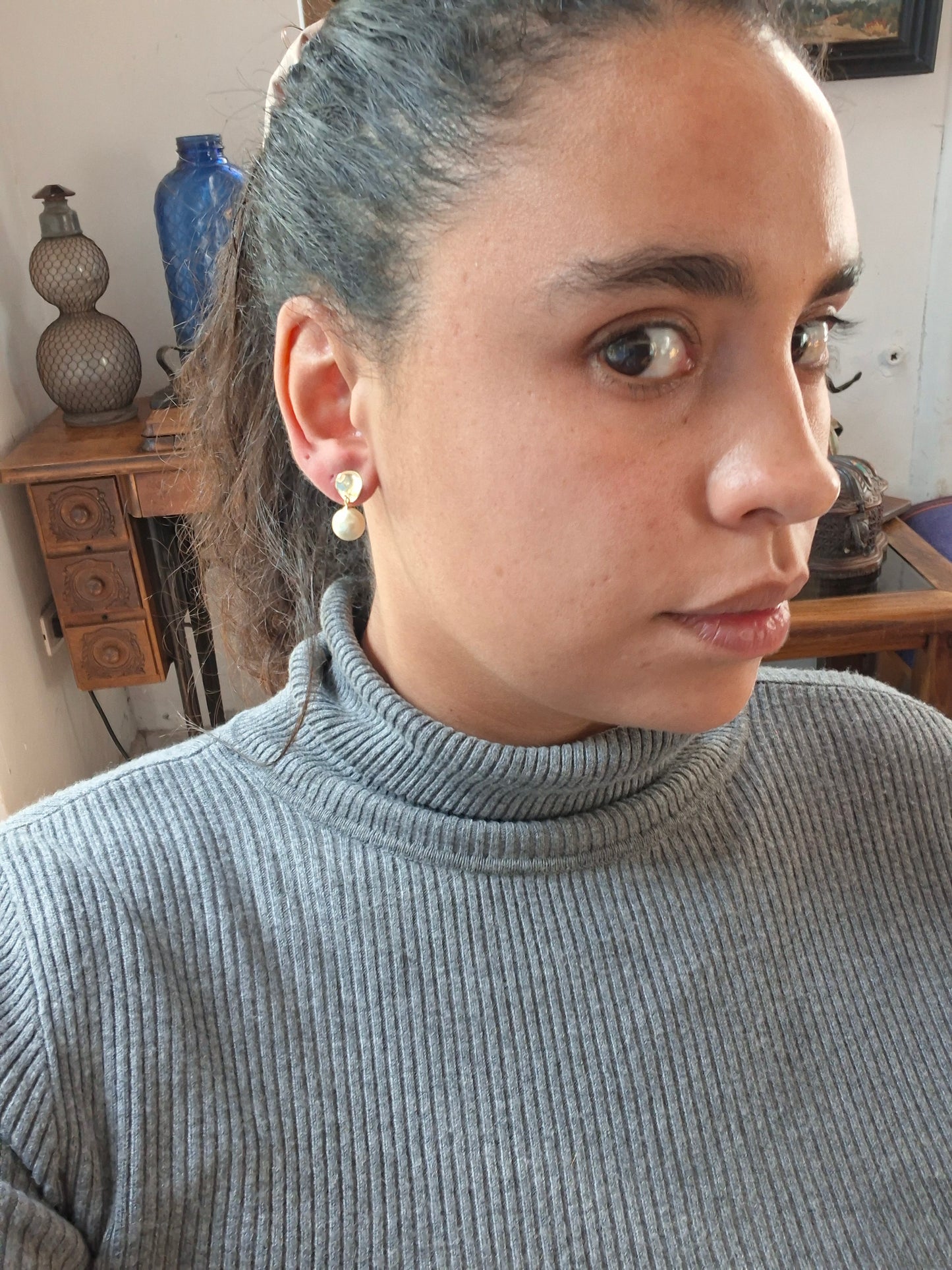 Aros baño en oro con perla de río natural circulo colgante