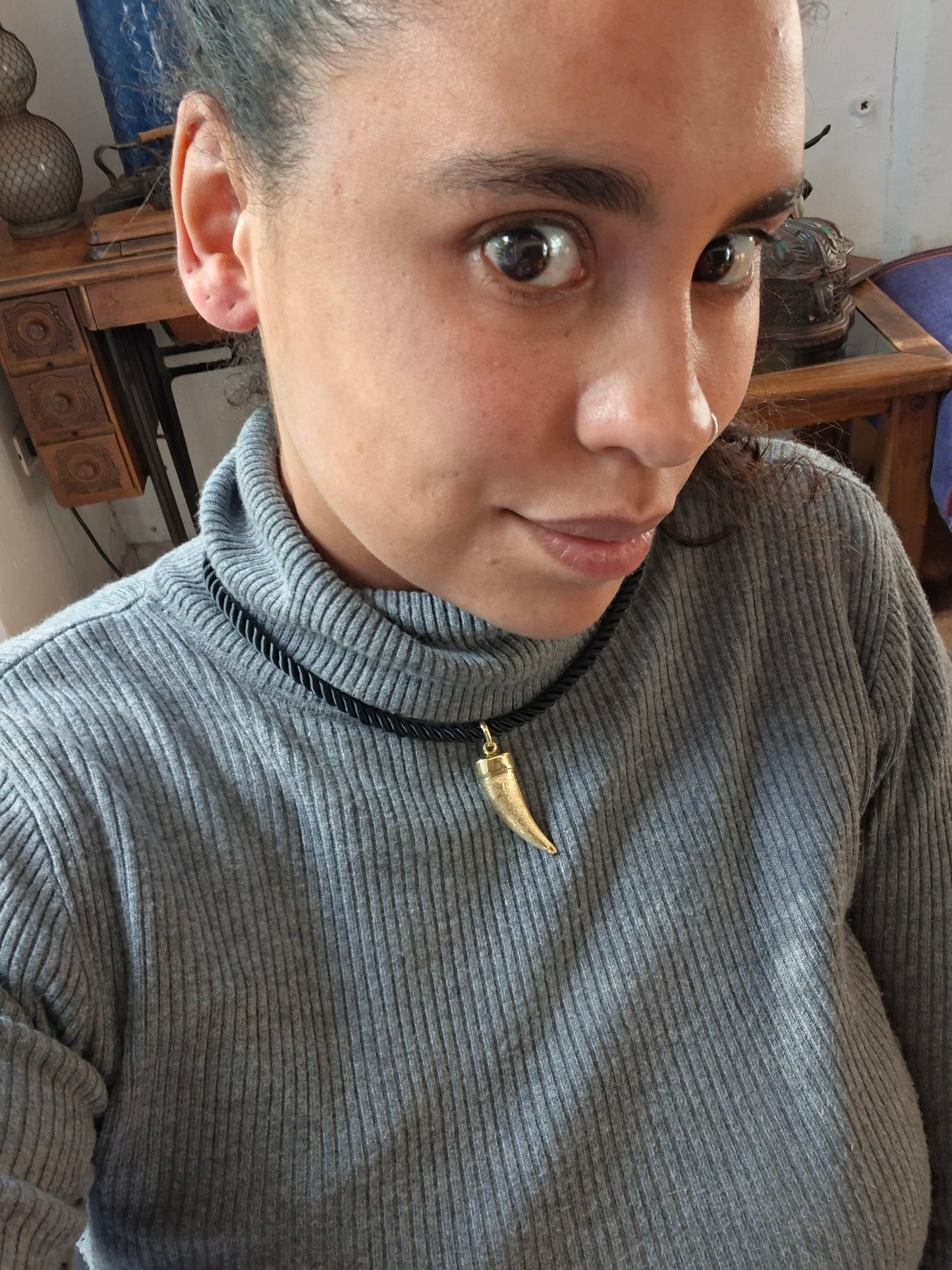 Cuerno baño en oro + Cordón con herraje baño en oro