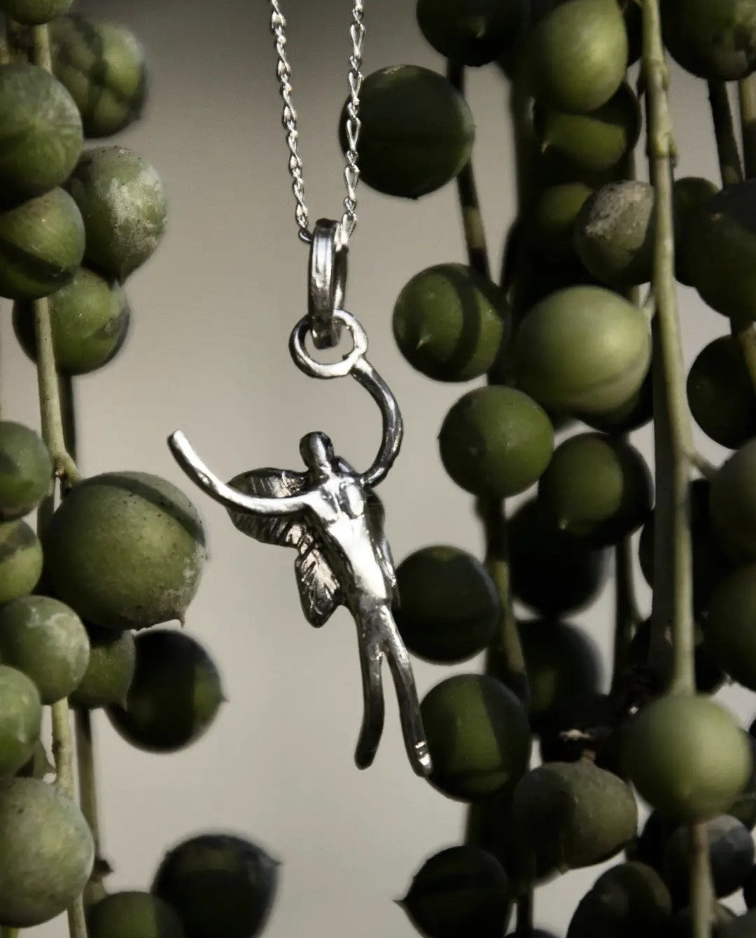 Colgante de hada Isabel plata 950 mano arriba