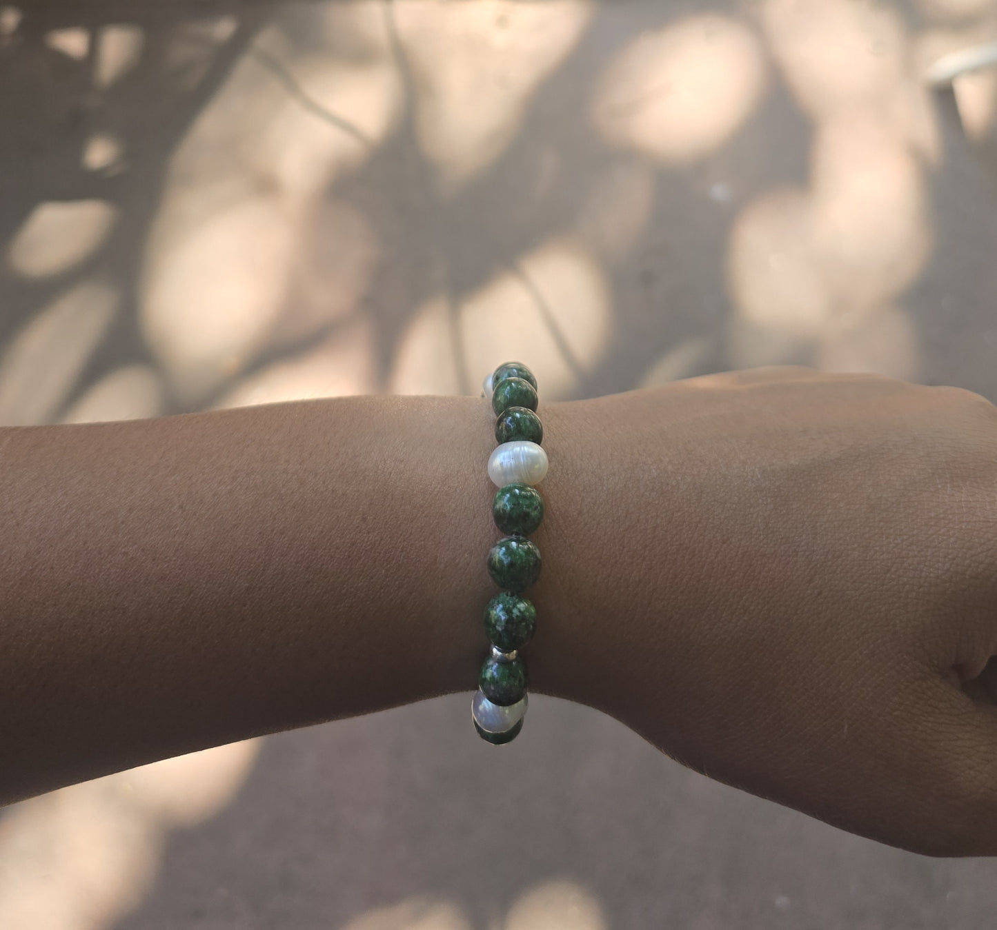 Pulsera de Zoisita, perla y plata 950. Gancho normal