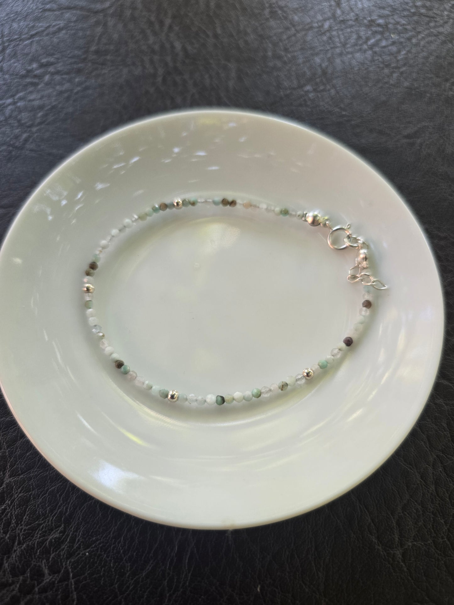 Pulsera delgada celestina y plata 950