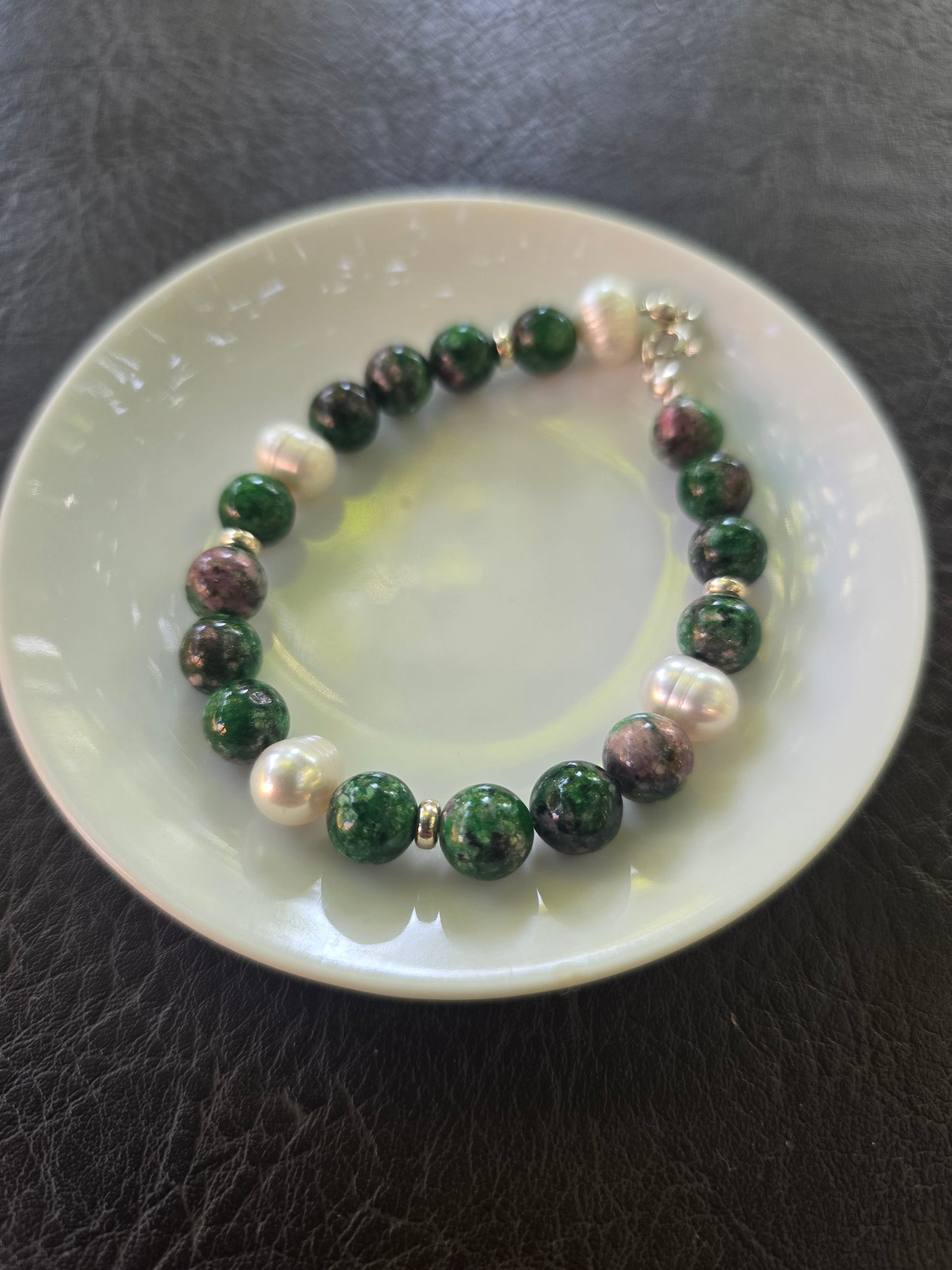 Pulsera de Zoisita, perla y plata 950. Gancho normal