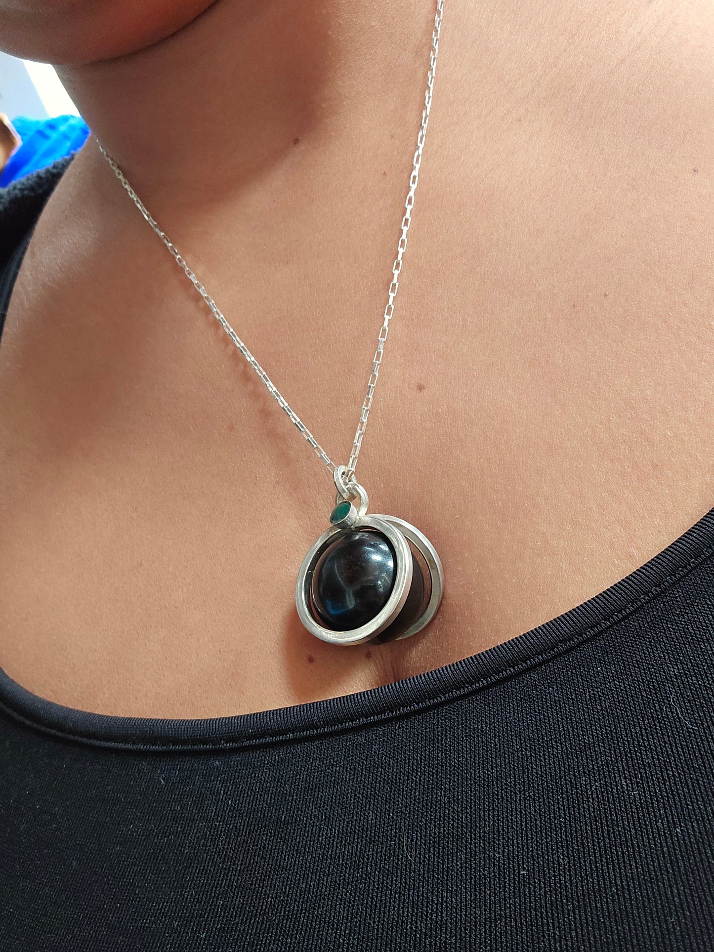 Colgante esfera antiestrés de Onix y Malaquita en plata 950