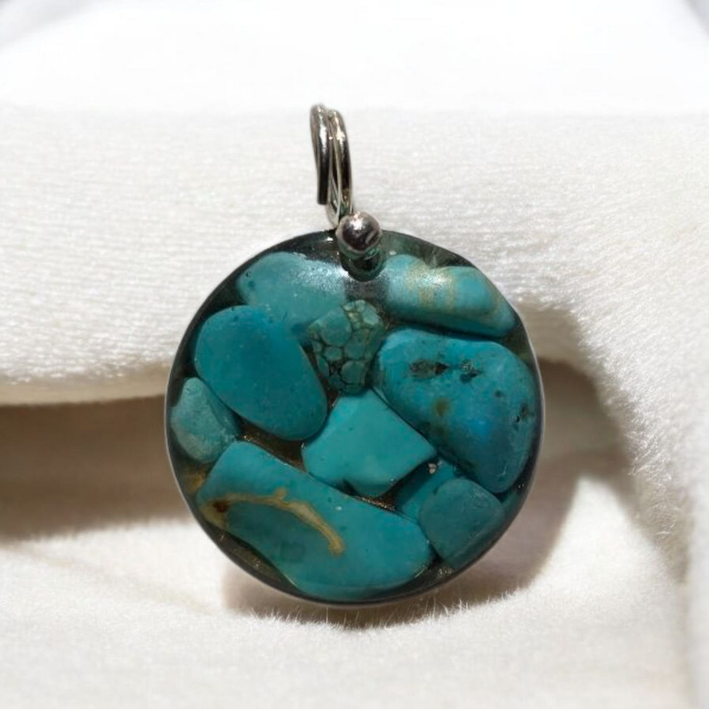 Colgante L de Turquesa encapsulada en plata 950