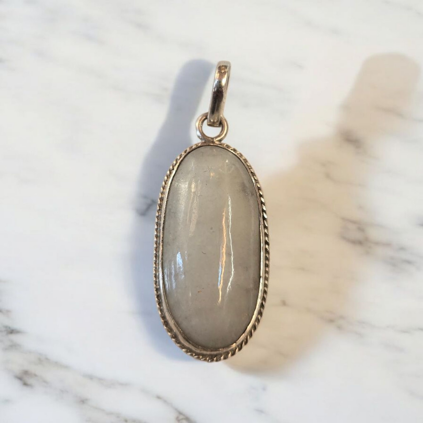 Colgante de plata y Jade blanco lila, guatemalteco