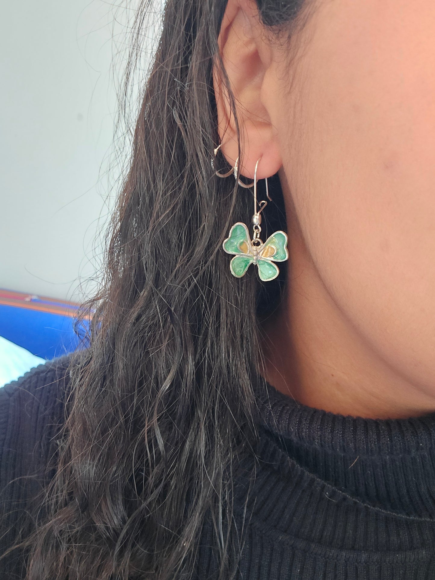 Mariposa Libertad plata 950 gancho, encapsulada verde y amarillo