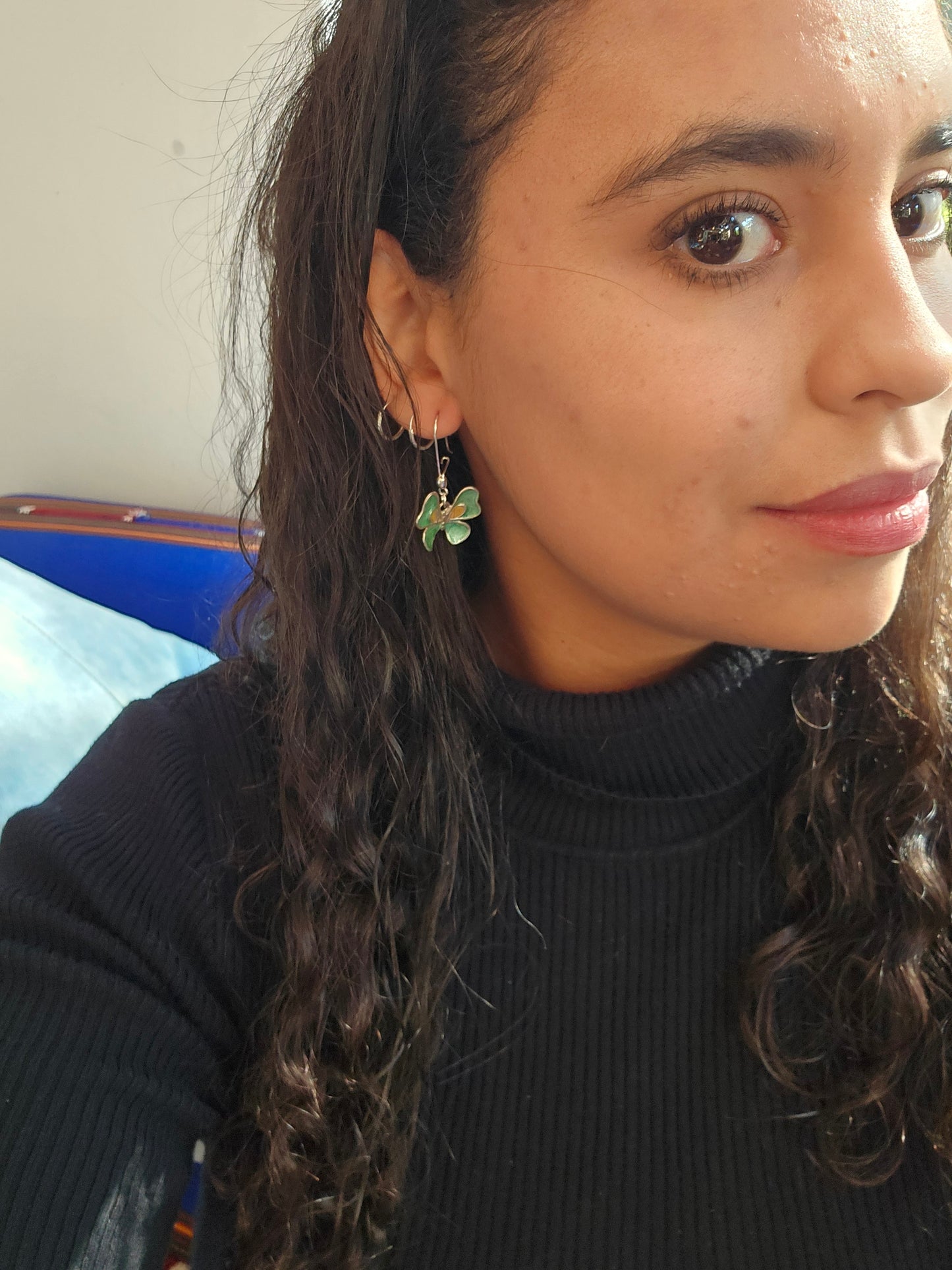 Mariposa Libertad plata 950 gancho, encapsulada verde y amarillo