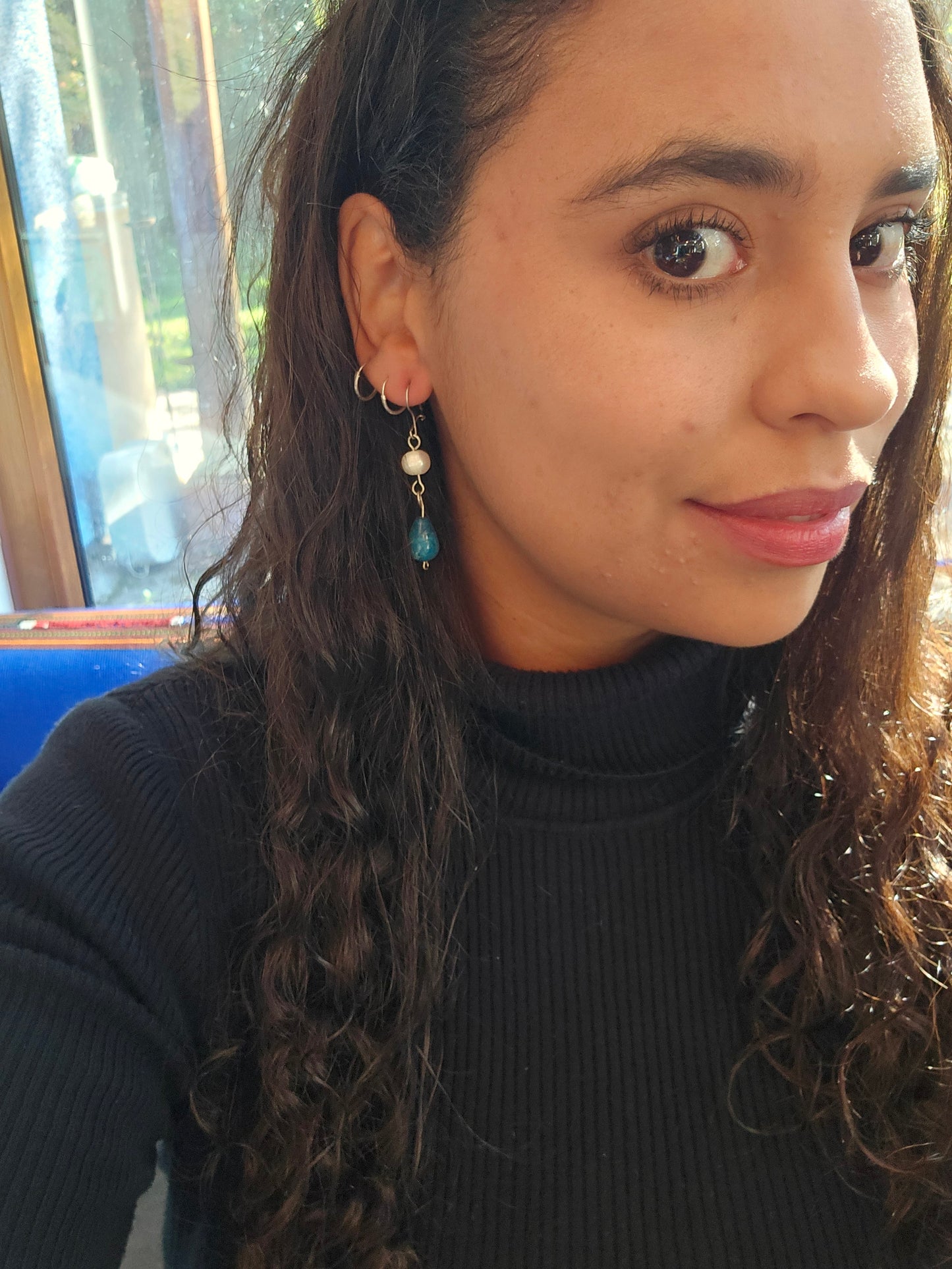 Aros colgantes plata de Apatita y perla de río