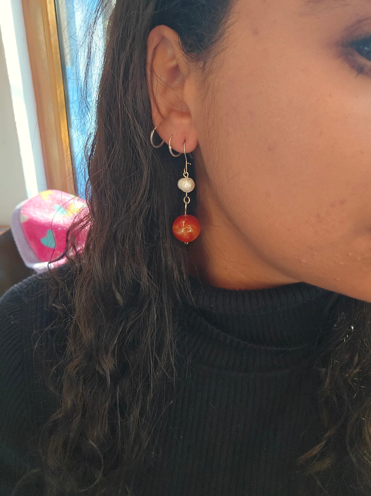 Aros esfera de plata, Cornalina y Perla de río