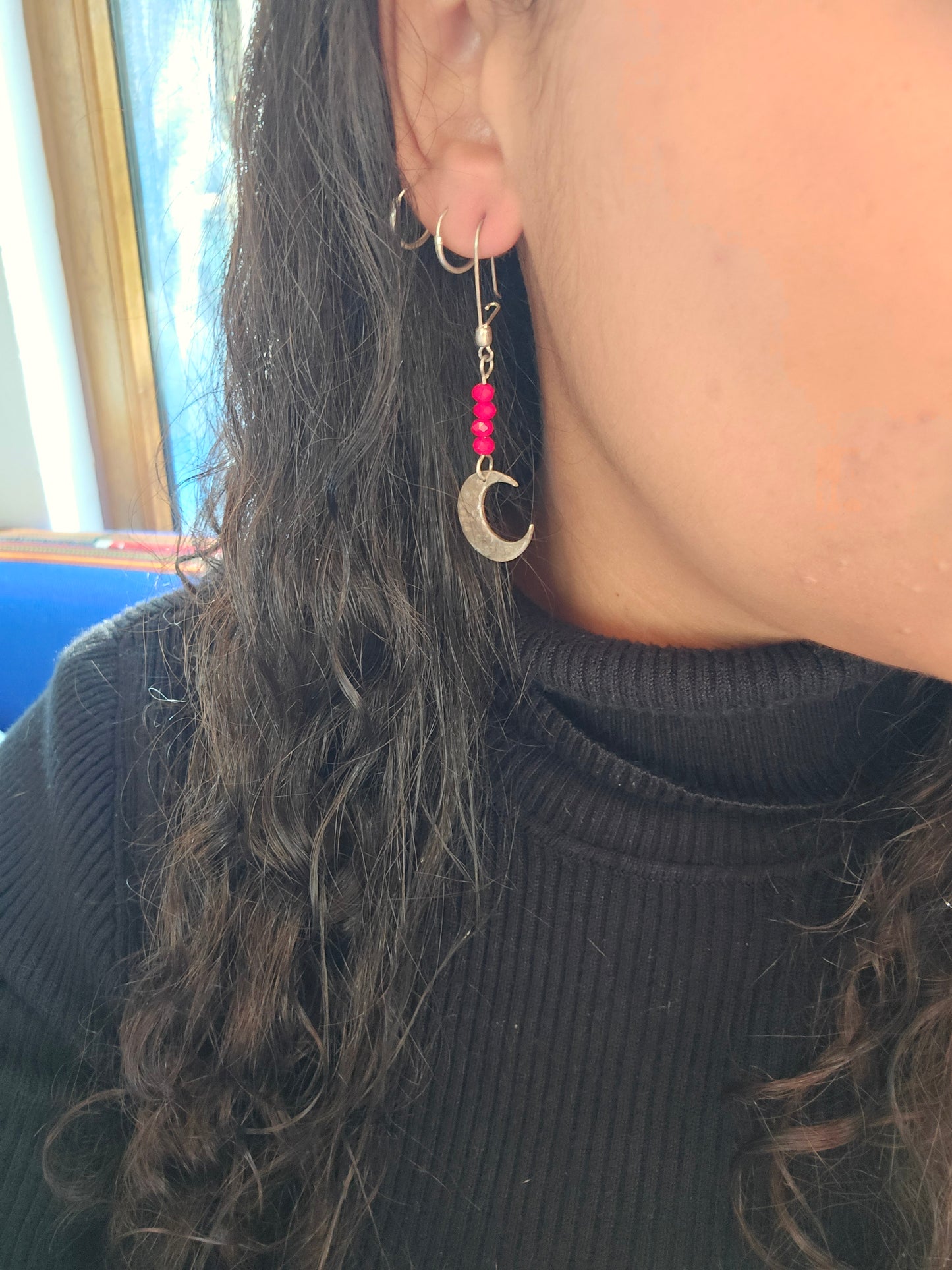 Aros Lunares de plata 950 con cristales rojos