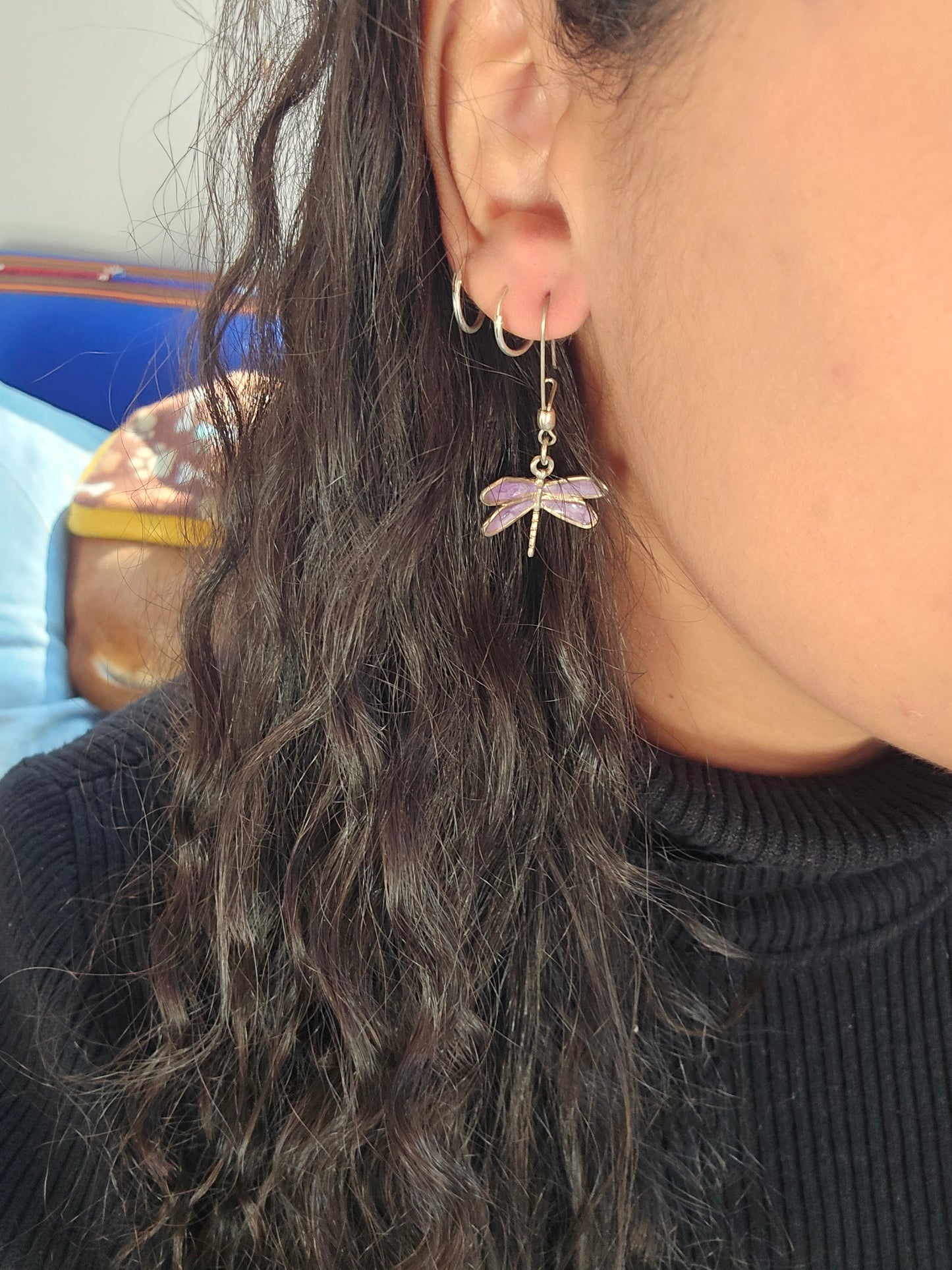 Libélula plata 950 gancho mediano encapsulada morada