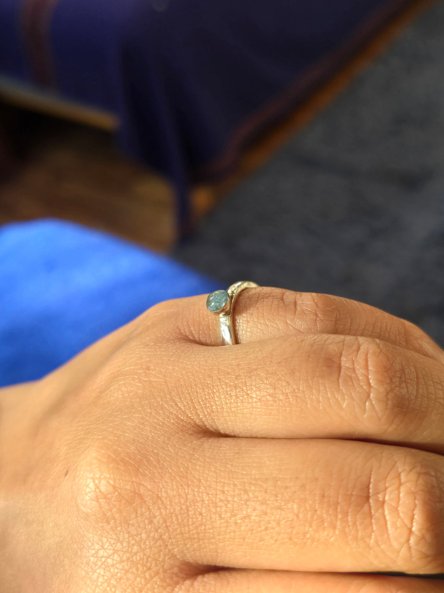 Anillo pequeño talla 12,5 colección Mar, Celestina encapsulada en plata 950