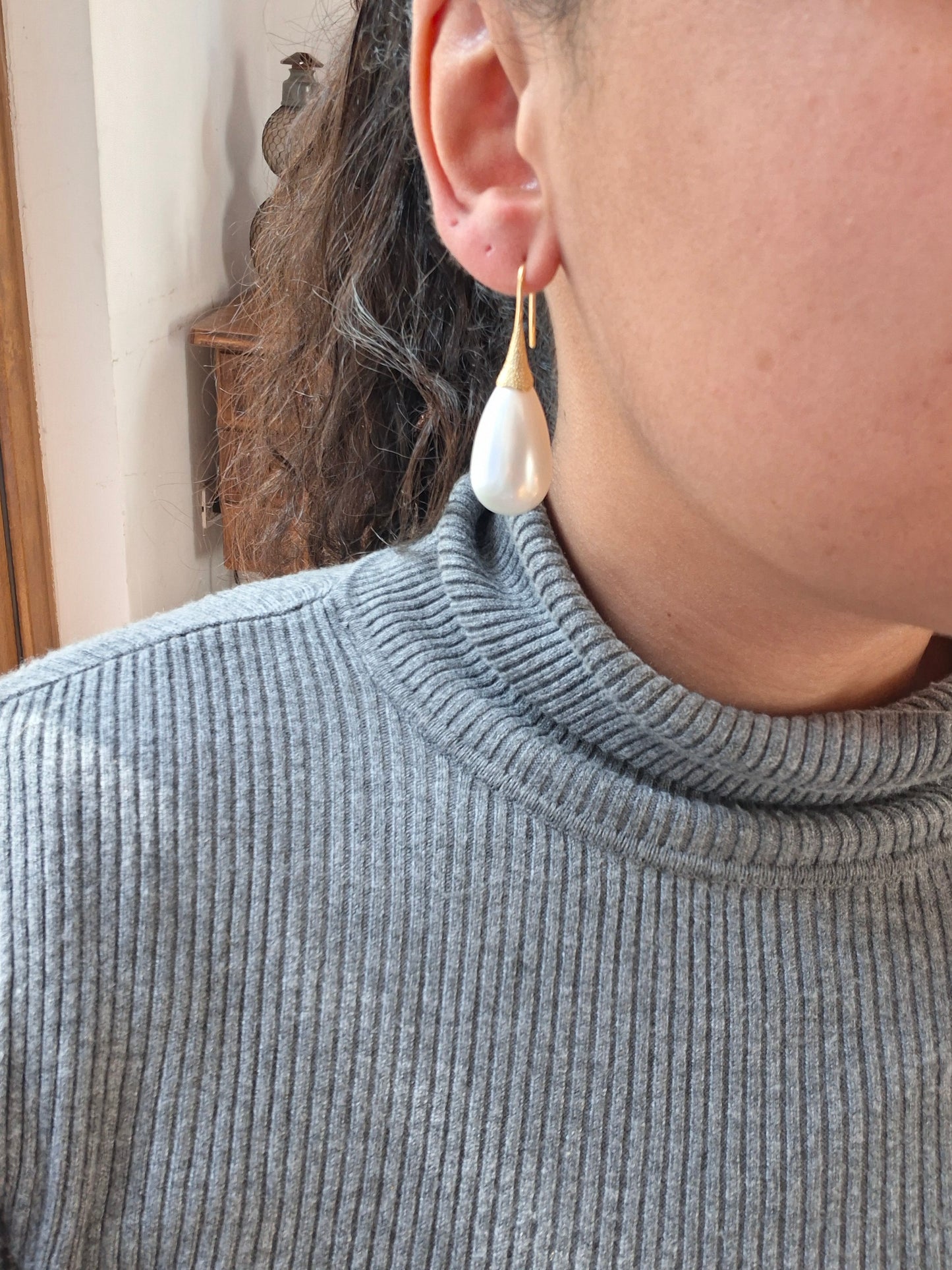 Aros colgantes perla Shell grandes gota baño en oro
