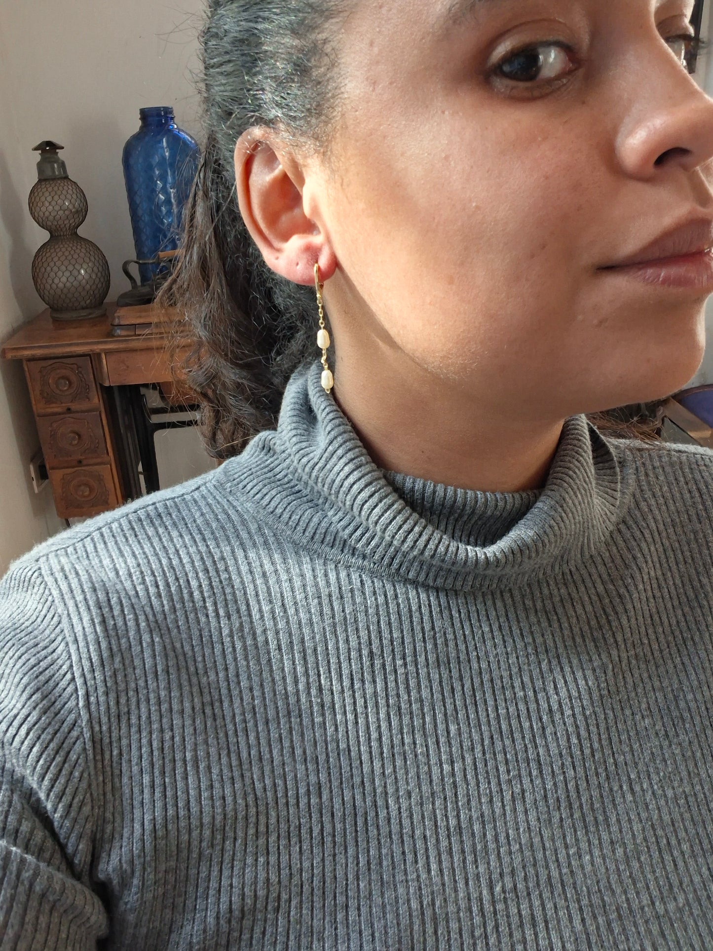 Aros bañados en oro con perla artificial cadena largos