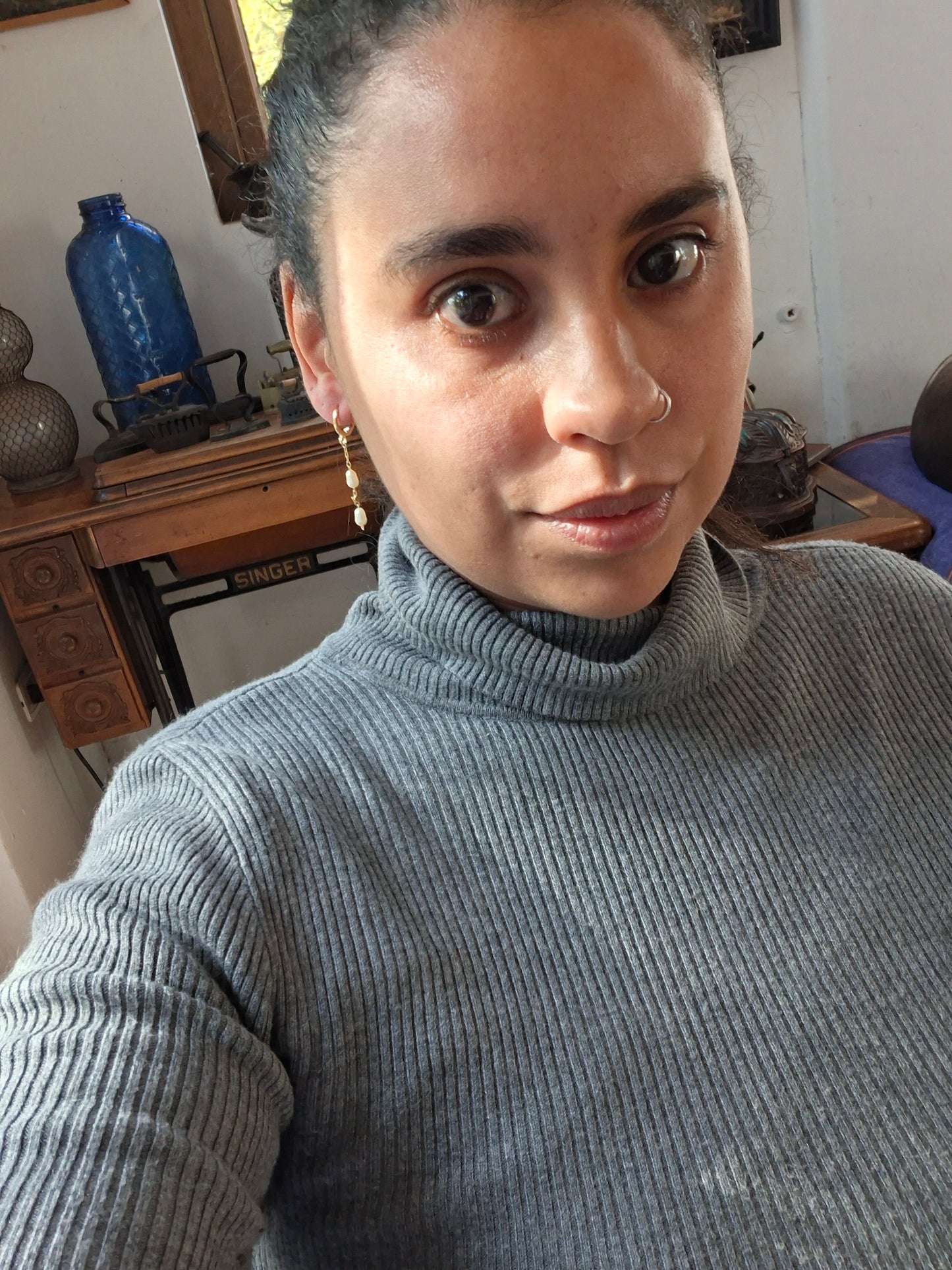 Aros bañados en oro con perla artificial cadena largos