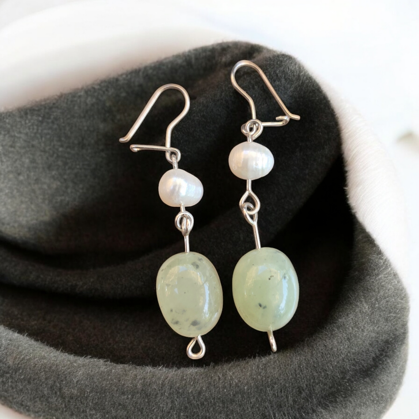 Aros largos Perihita y perla blanca de río en plata 950