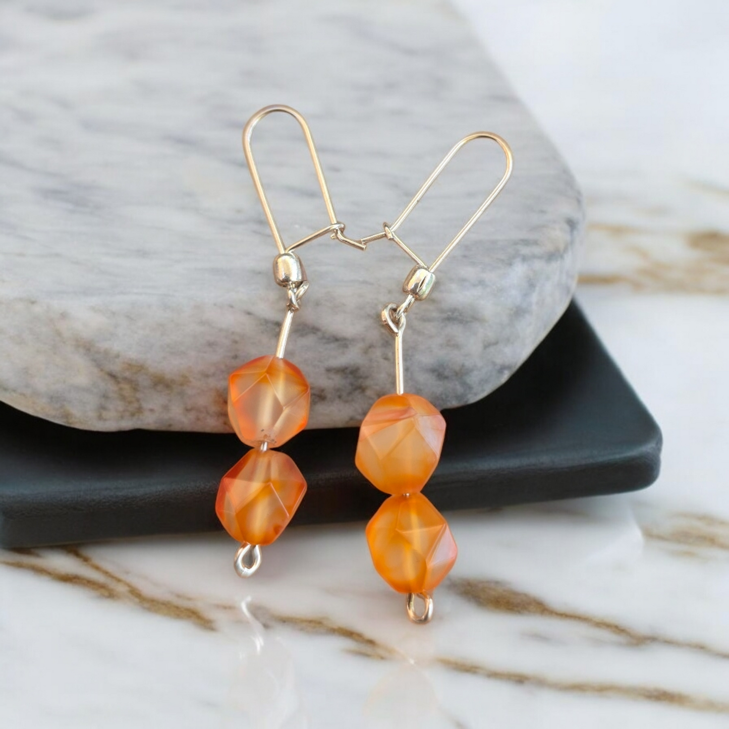 Aros Cornalina largos hexagonales plata 950